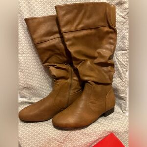 Women’s Camel Knee High Fashion Boots size 10